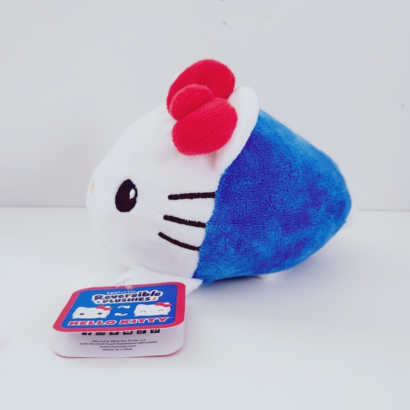 TeeTurtle Hello Kitty And Friends Reversible Hello Kitty - Picture 5 of 11